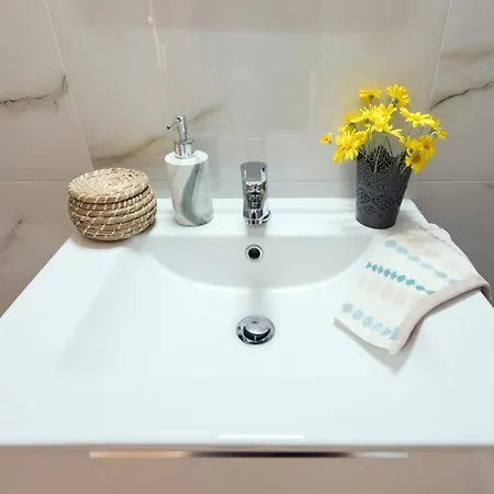 Kokoros Apartment *